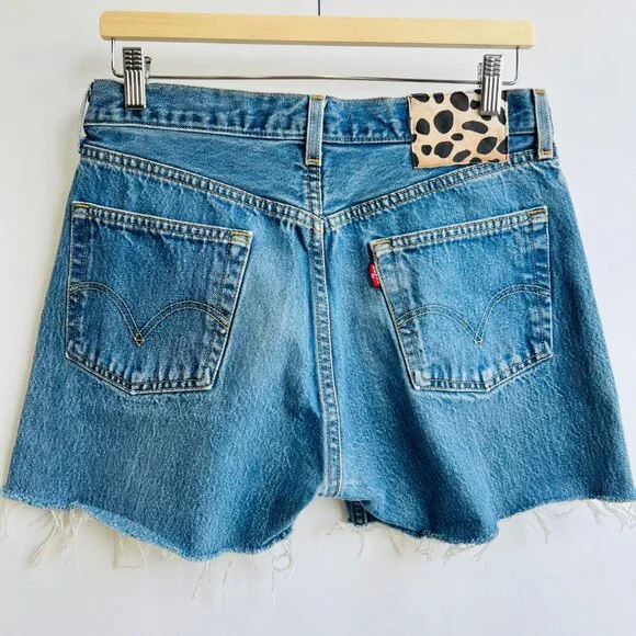 ❤️ Riley Vintage Levis re-done cut off highrise shorts, Size 29 H45 - Picture 2 of 11